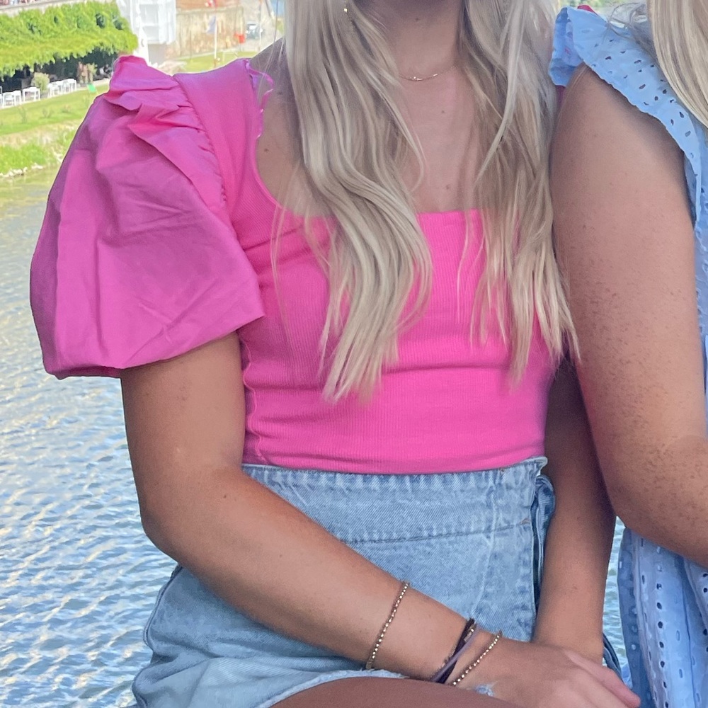 Pink Zara puff sleeve crop top